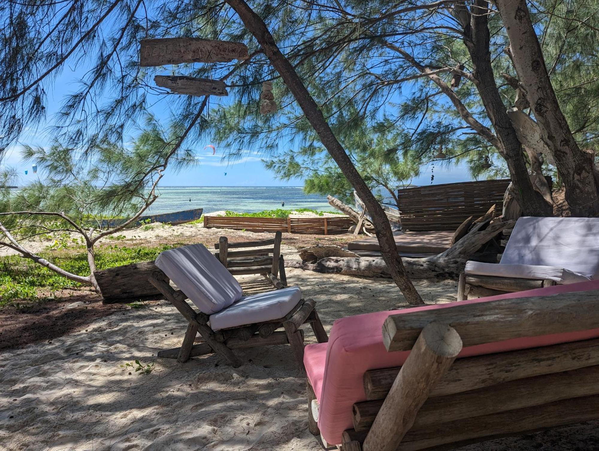 Ocean Lodge Kite & Windsurf Antsiranana Exterior foto